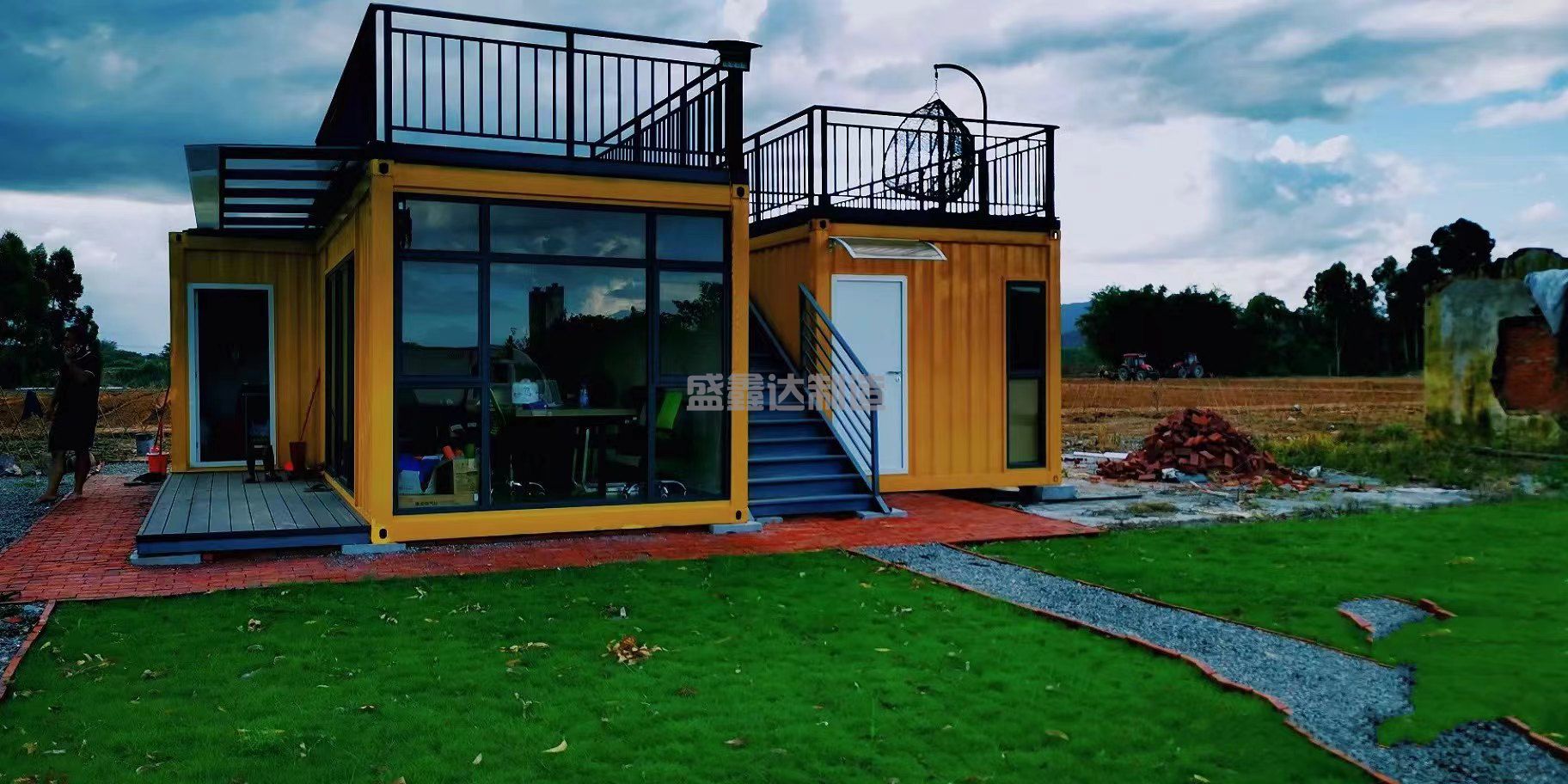 在西安優(yōu)質(zhì)集裝箱活動房定做廠家應(yīng)該具備哪些優(yōu)點(diǎn)