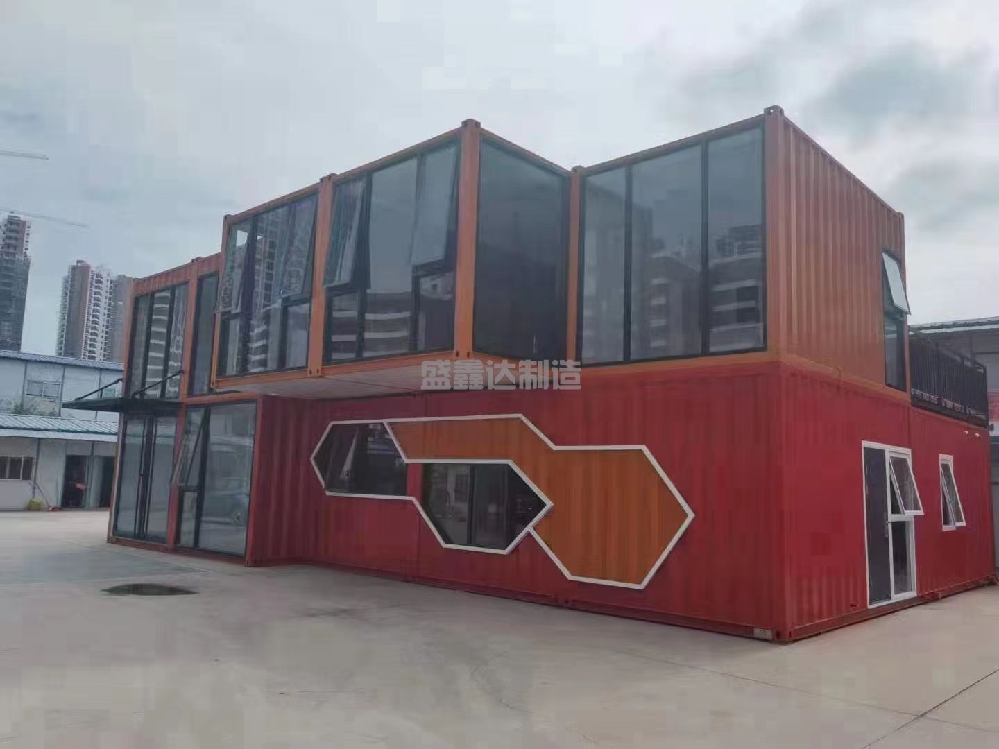 用集裝箱做網(wǎng)紅打卡地有什么優(yōu)勢？？